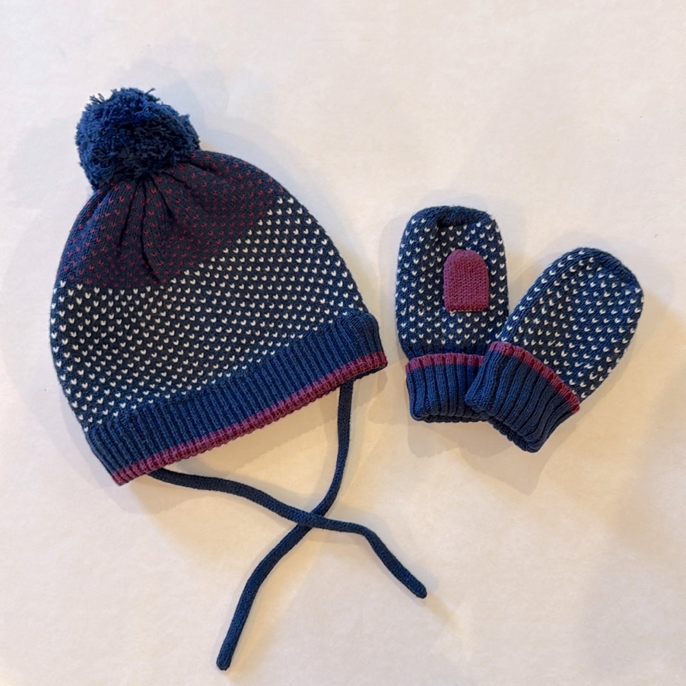 Brand: H&M
Size: 6-13months
Colors: Navy with white